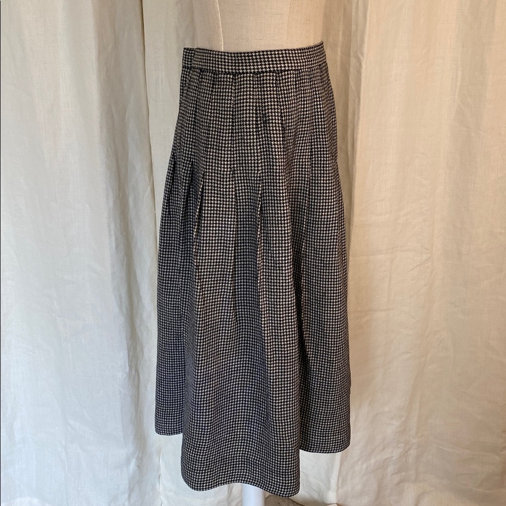 Talbots Wool Houndstooth Pleated Skirt - Picture 3 of 9
